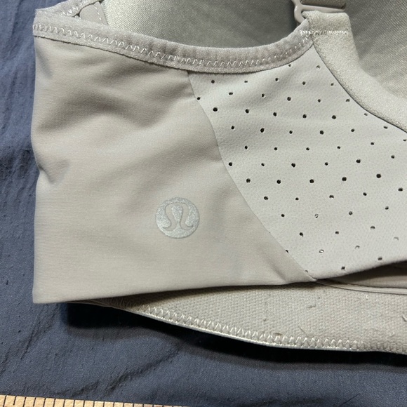 Lululemon Light Gray Sports Bra 36C - Picture 2 of 5
